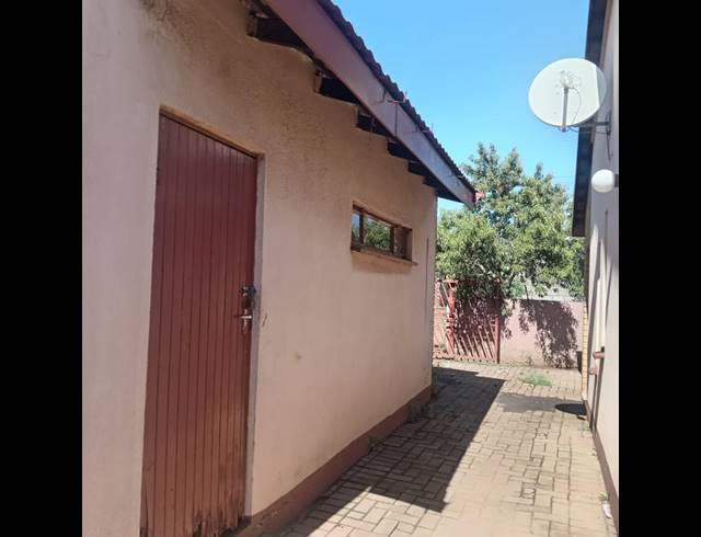 2 BEDROOM HOUSE FOR SALE IN KATLEHONG SOUTH